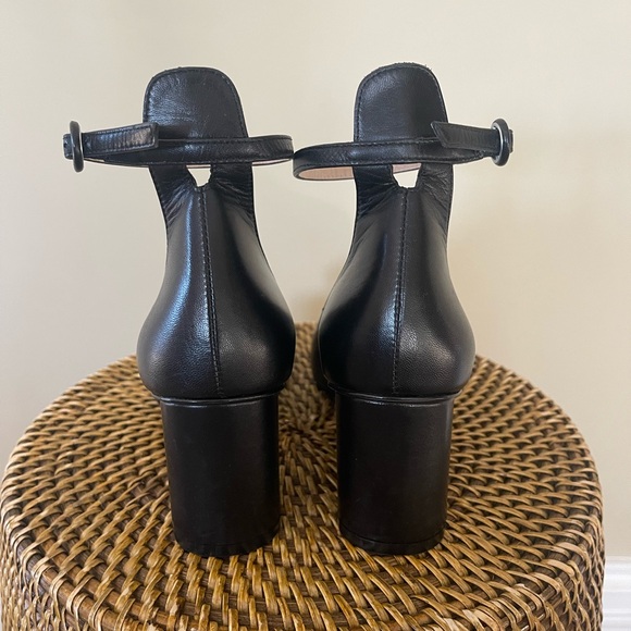 NWOT Stuart Weitzman Piper Black Ankle Pump Size 38 - Picture 5 of 8